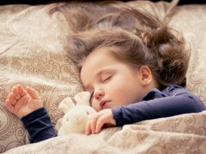 Manfaat Pola Tidur yang Baik Bagi Tumbuh Kembang Anak