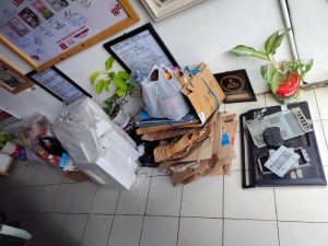 Kegiatan tukar sampah dengan sembako