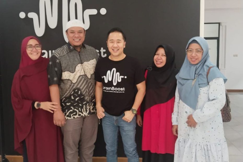 Kolaborasi Indscript dan Boost