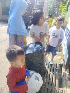Bank Sampah Naisar Forest Garden